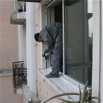 盛世華庭小區業主耐火窗安裝